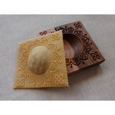 Ravioli mintázófa 10 x 10 cm (kelta virág mintás)