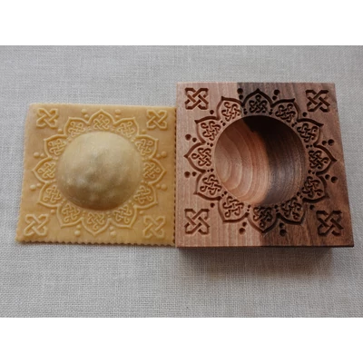 Ravioli mintázófa 10 x 10 cm (kelta virág mintás)