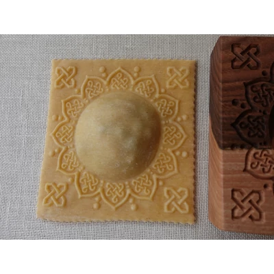 Ravioli mintázófa 10 x 10 cm (kelta virág mintás)