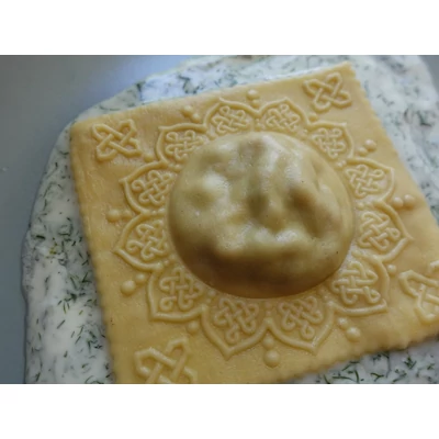 Ravioli mintázófa 10 x 10 cm (kelta virág mintás)
