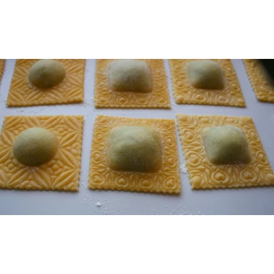 Ravioli mintázófa (méhecskés)